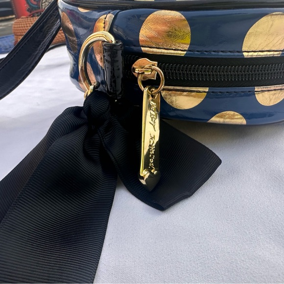 Betsey Johnson Patent Round Polka Dot Bag 💙🖤 - Picture 4 of 9